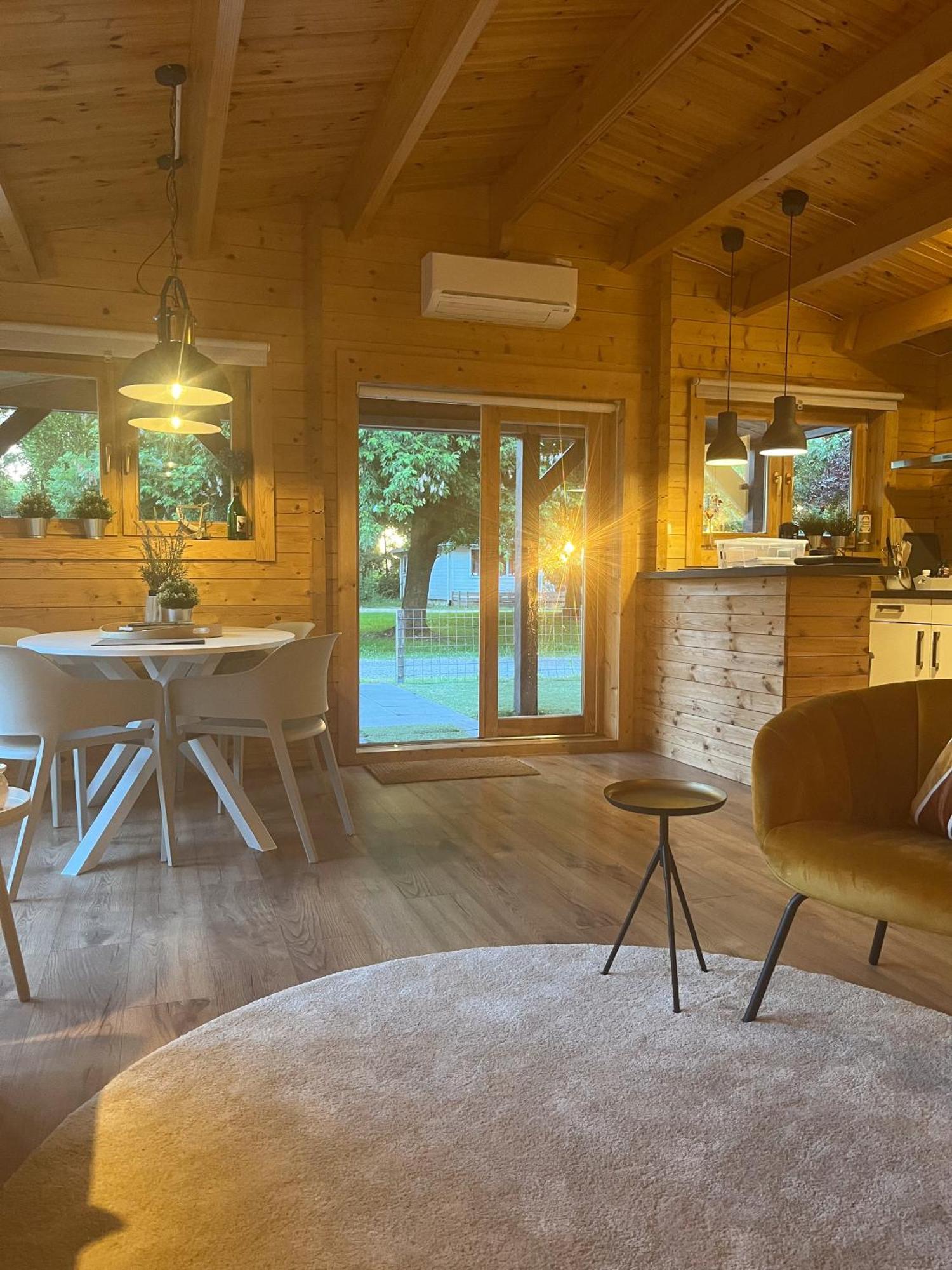 Luxe En Ruim Chalet Met Airco Bij Leekstermeer Matsloot 外观 照片